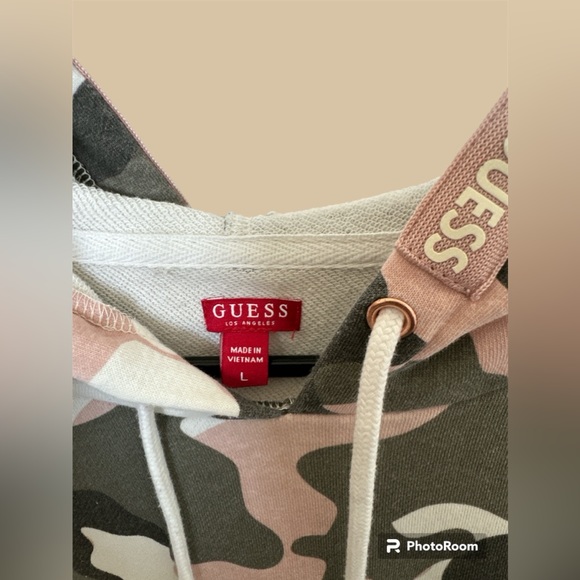Guess hoodie top ( fit M-L ) - Picture 4 of 7